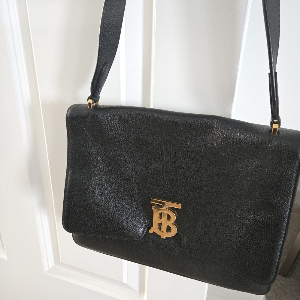 BURBERRY TB Leather Flap Shoulder Bag – Black